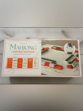 NIB Mahjong Limited Edition Game Set Game Mat, Carry Bag, Tiles & Bag, 4 Racks